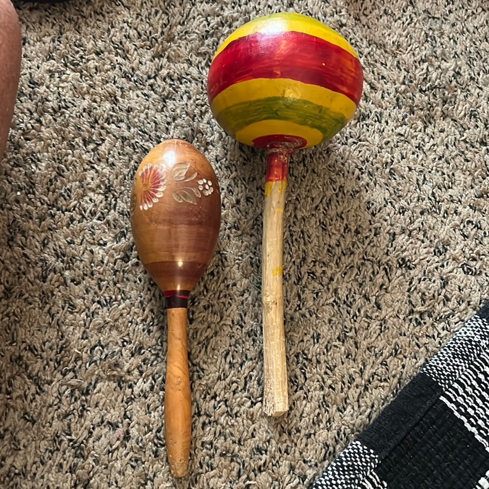 Vintage 2 pc Maraca Shaker Percussion Handmade Carved Floral! HG004